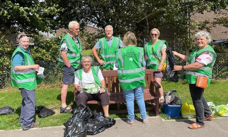 Litter picking in Pastry